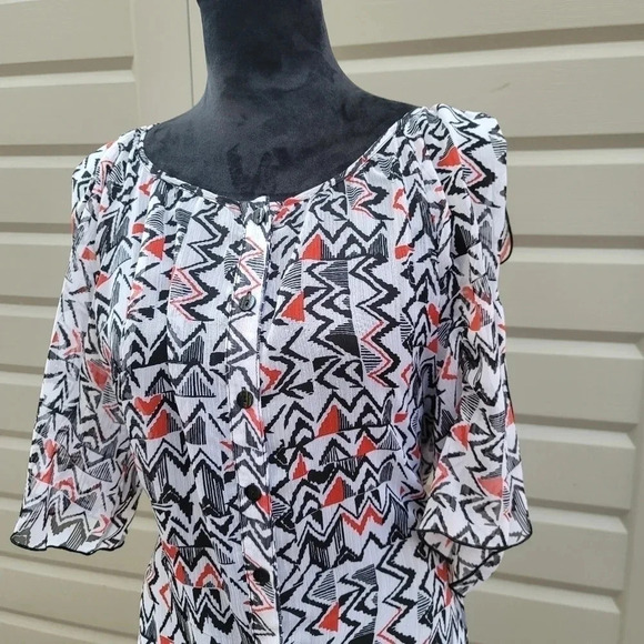 By By Top Aztec Print Sheer Button Front Tie Black White Red Cold Cut Sleeves L - Picture 3 of 12